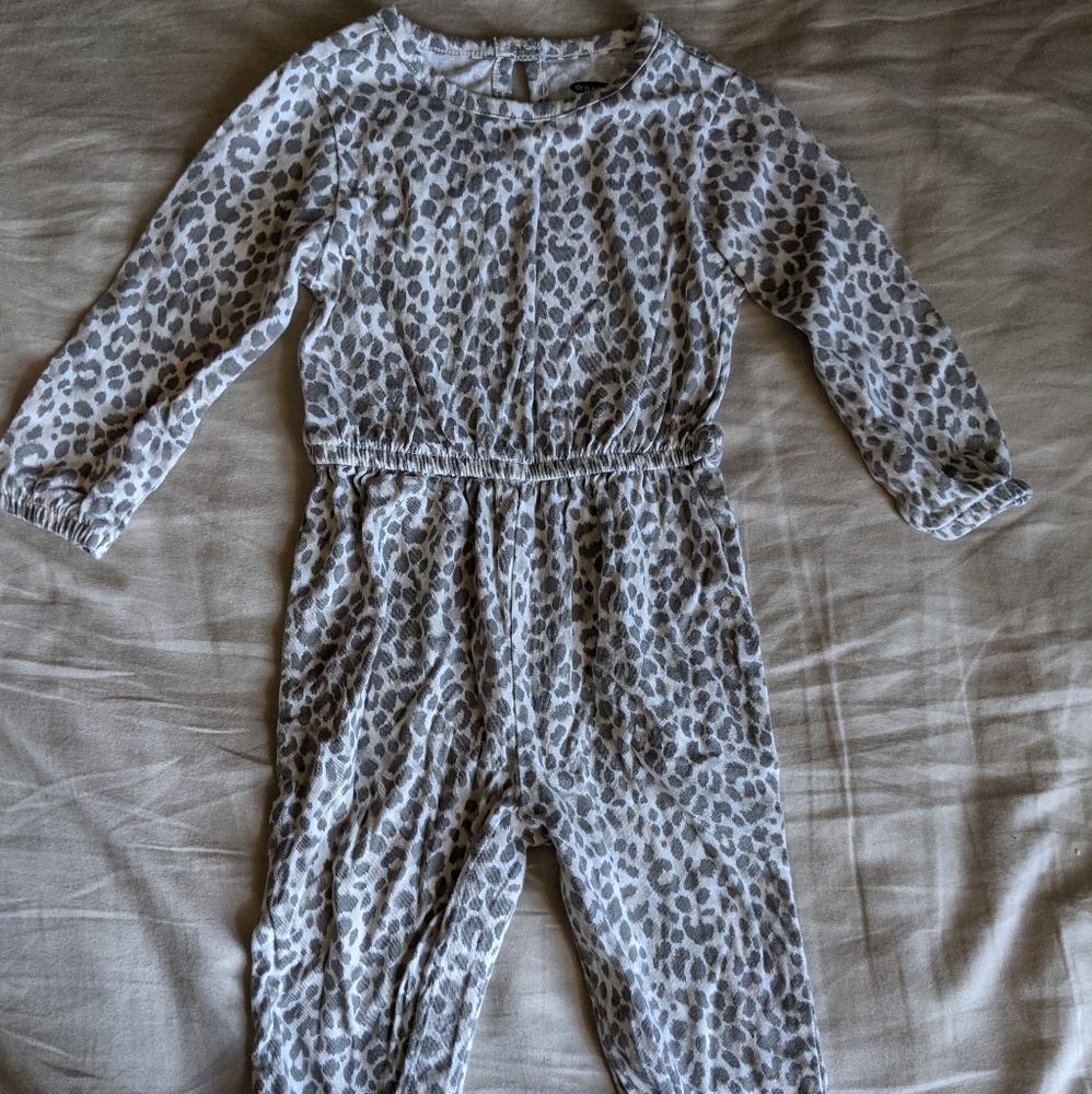 Old Navy romper 18-24 months never worn